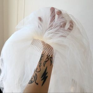 Two layered brides veil with comb, wedding tulle